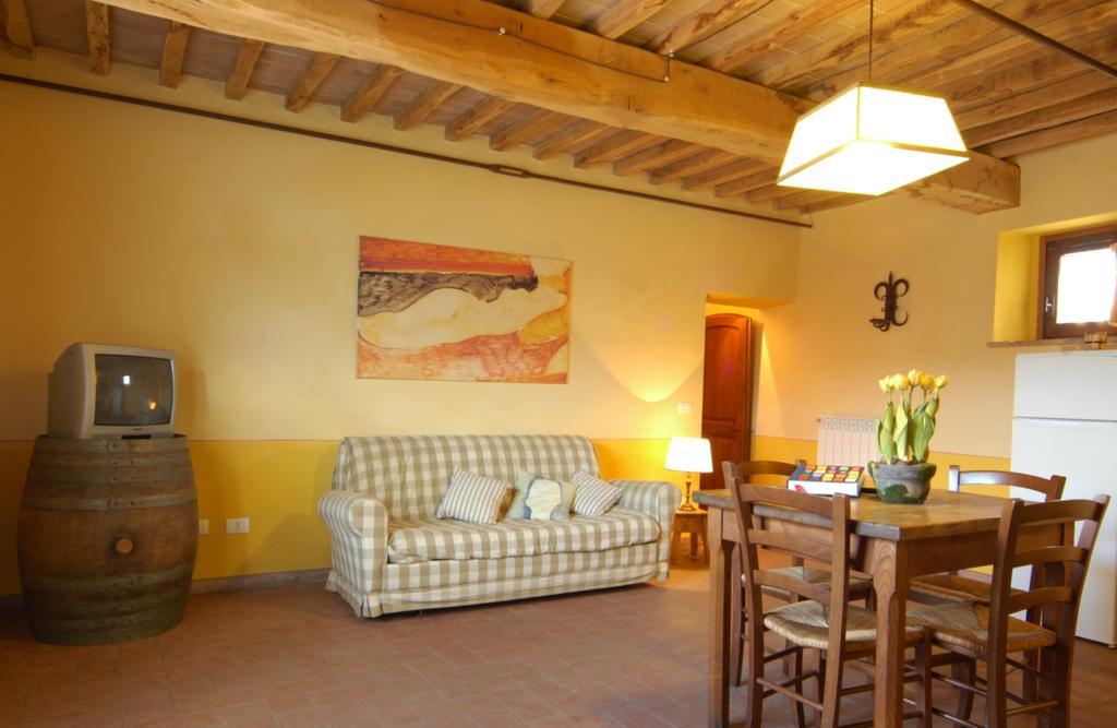 Agriturismo Podere La Marronaia Сан-Джиминьяно Номер фото
